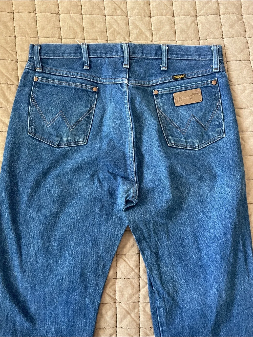 Wrangler Men’s Classic Blue Denim Jeans